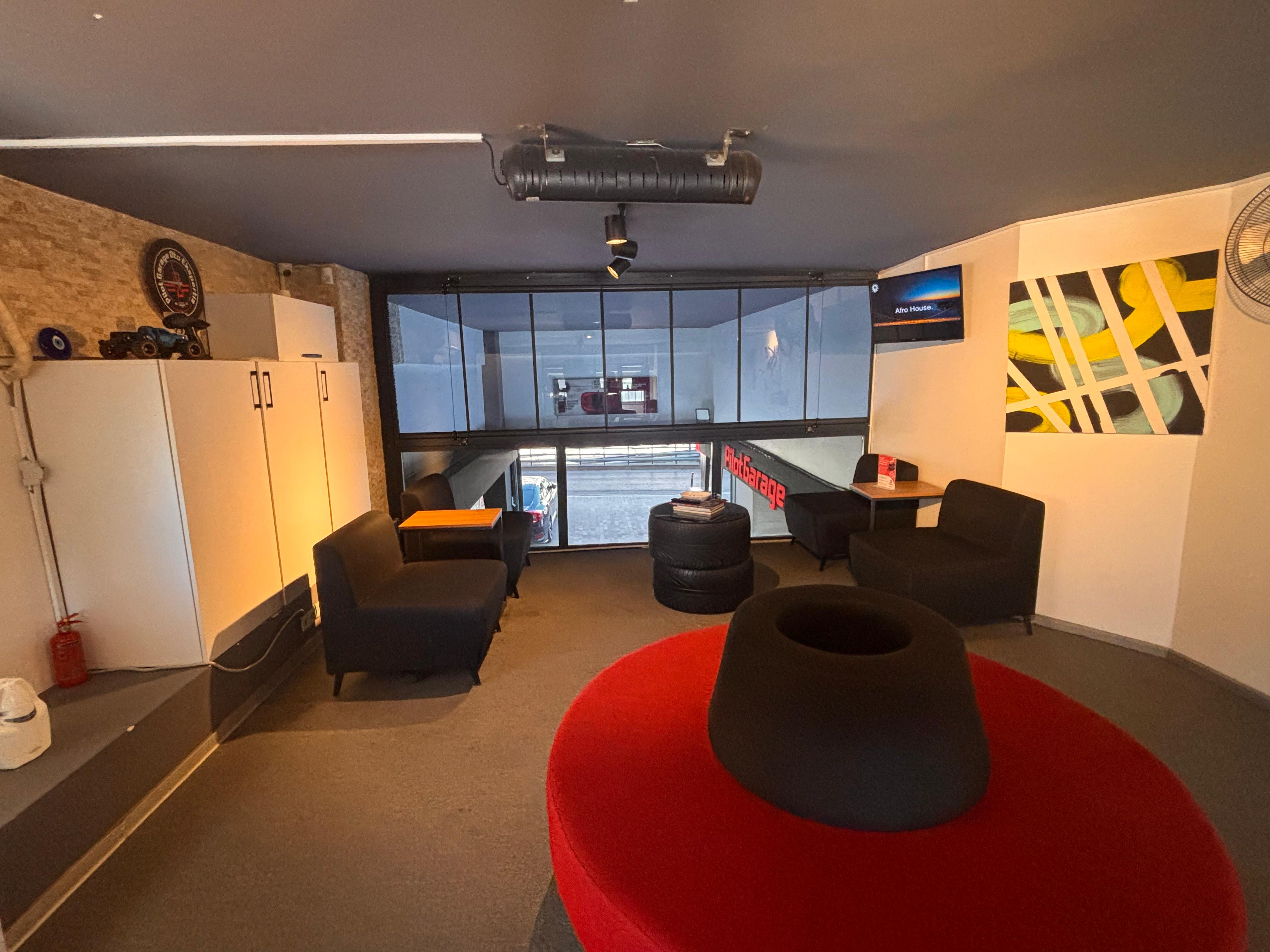 Pilot Garage Beşiktaş Galeri Görseli 10
